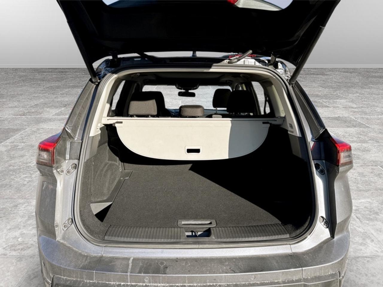 2026 Nissan Rogue SV Moonroof  **PANO ROOF - PWR GATE** Photo