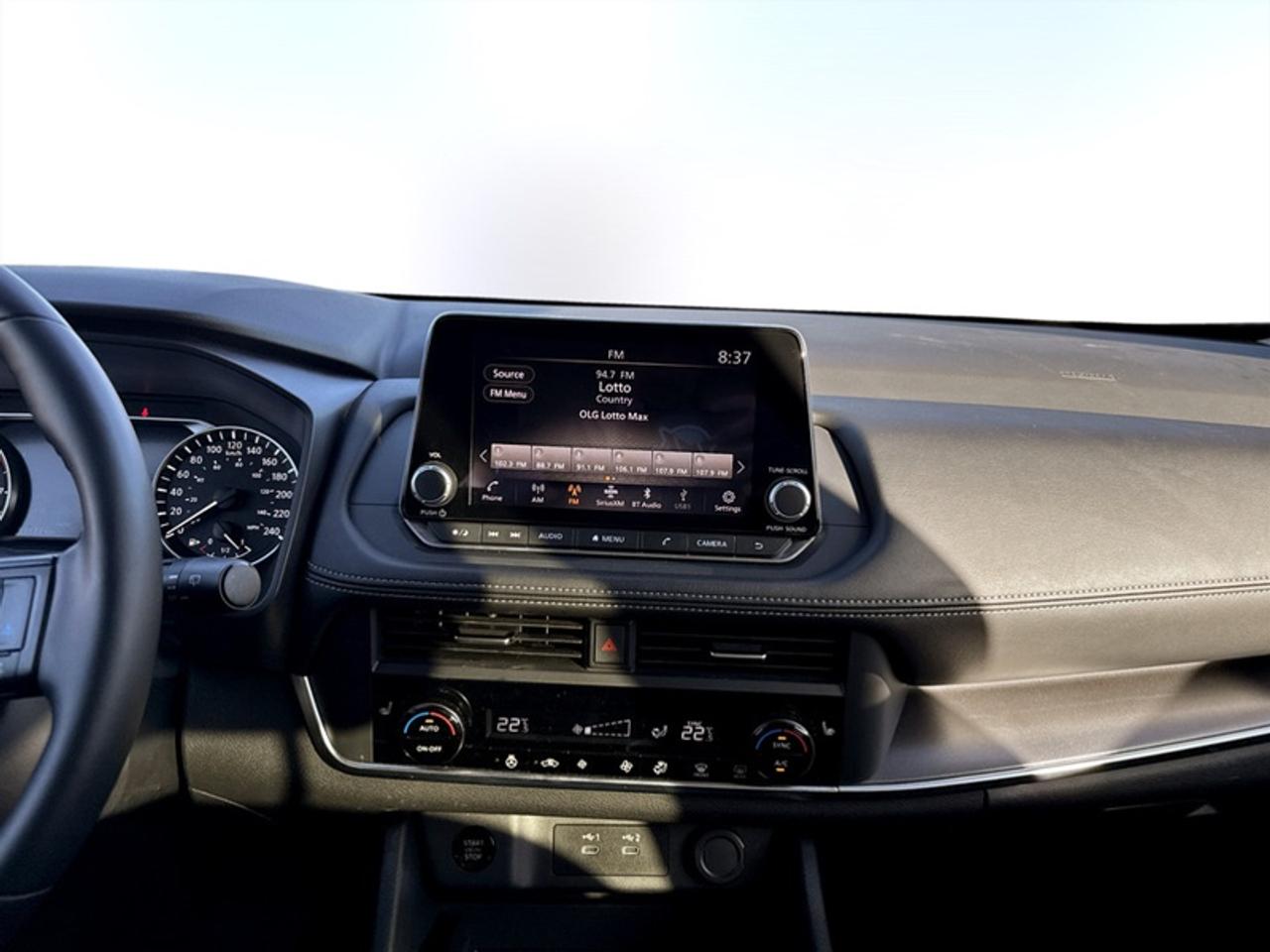 2026 Nissan Rogue SV Moonroof  **PANO ROOF - PWR GATE** Photo