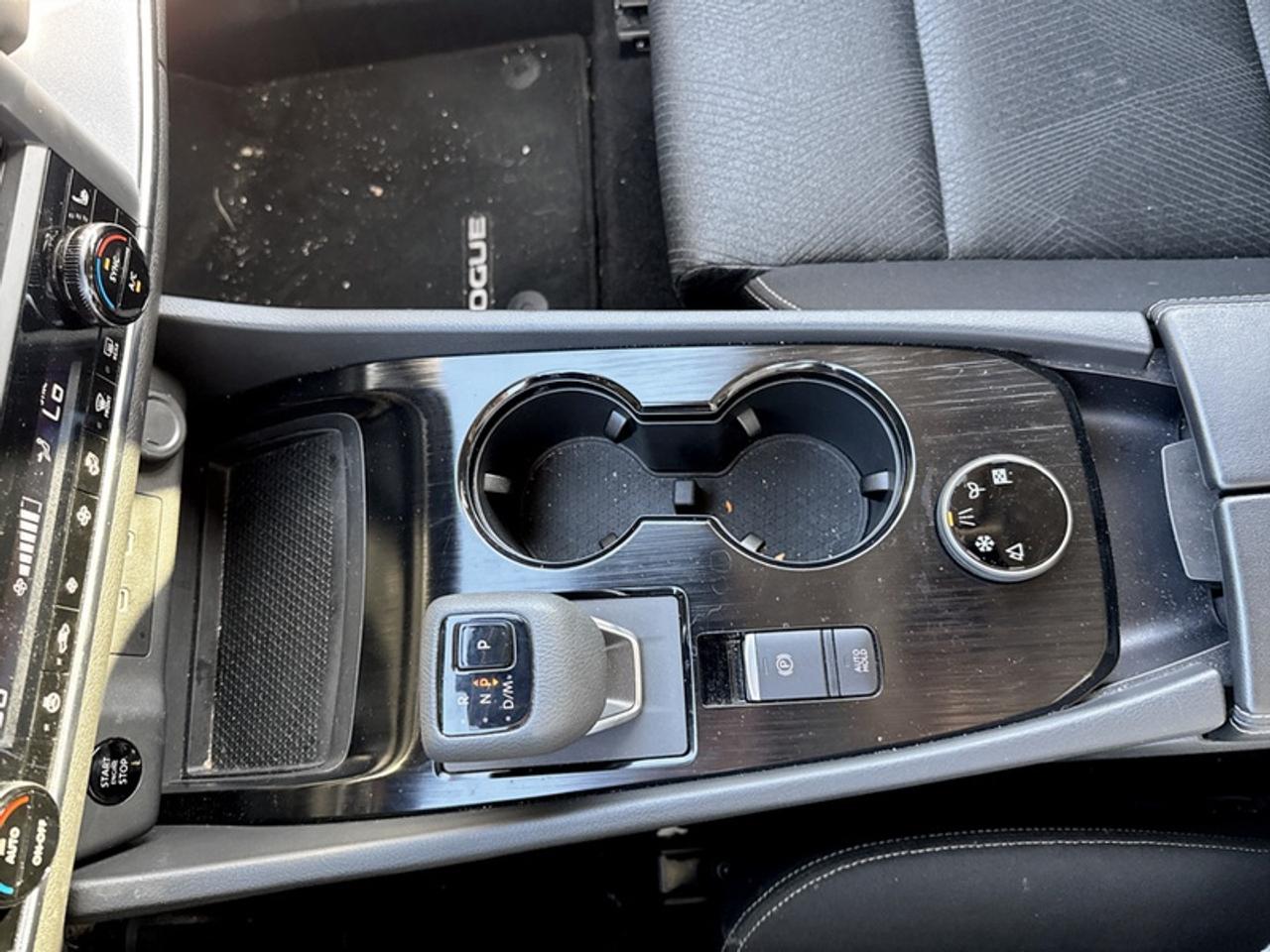 2026 Nissan Rogue SV Moonroof  **PANO ROOF - PWR GATE** Photo