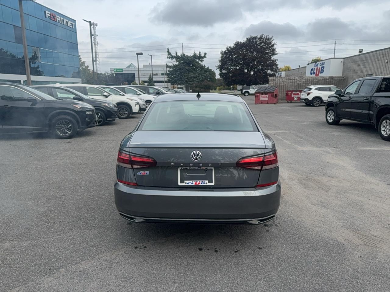 2022 Volkswagen Passat 2.0T Limited Edition Photo3