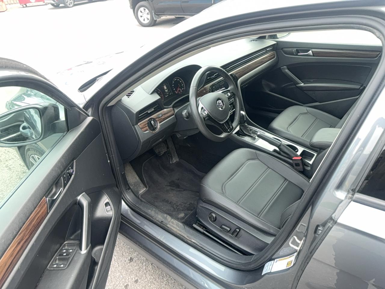 2022 Volkswagen Passat 2.0T Limited Edition Photo