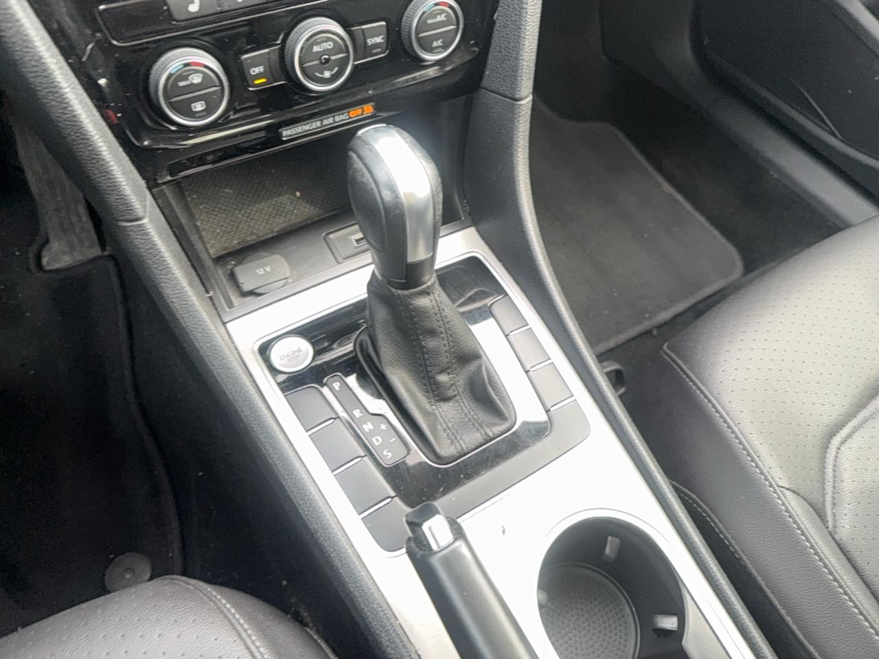 2022 Volkswagen Passat 2.0T Limited Edition Photo