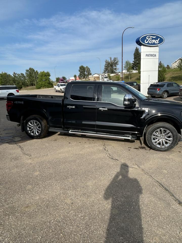 2024 Ford F-150 Lariat Photo2