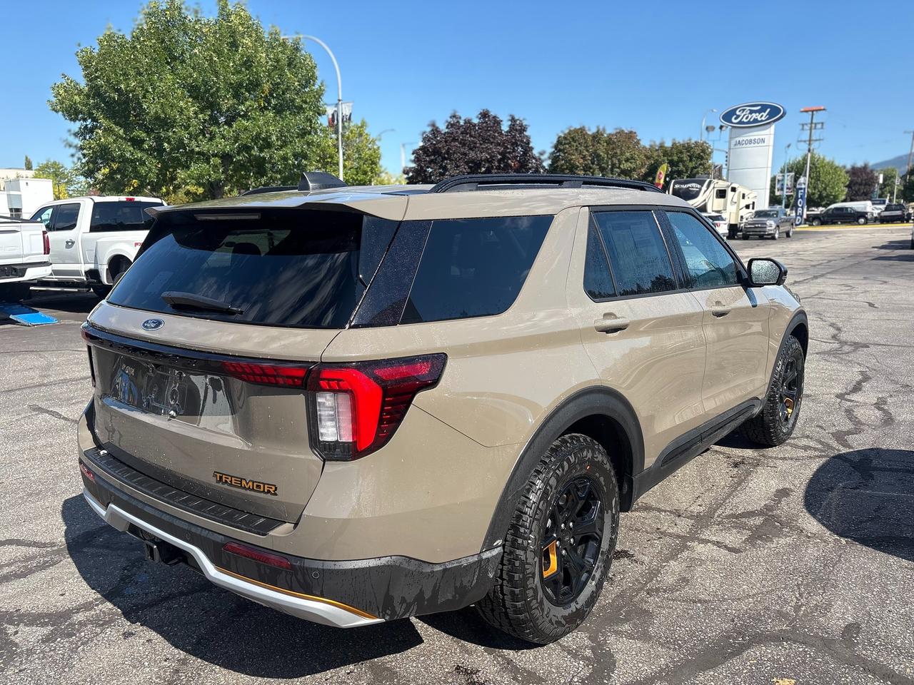 2026 Ford Explorer TREMOR Photo4