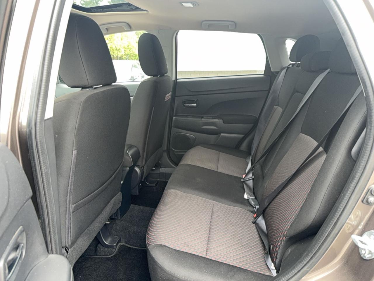 2017 Mitsubishi RVR SE Photo