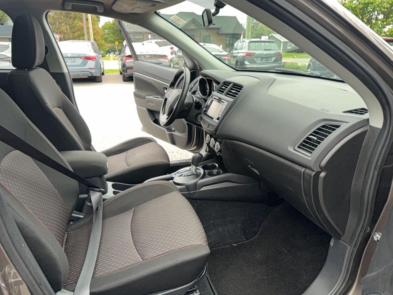 2017 Mitsubishi RVR SE Photo