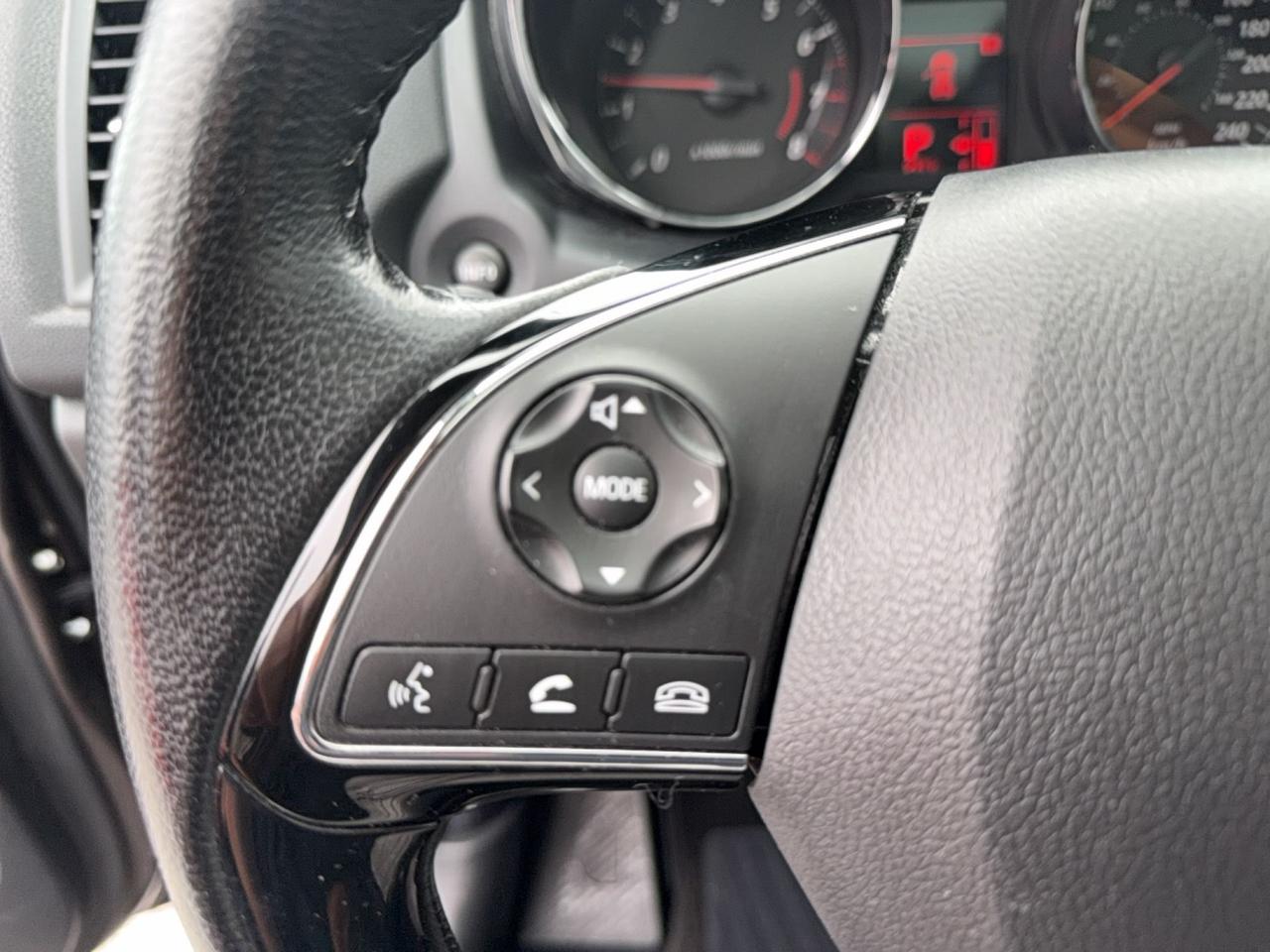 2017 Mitsubishi RVR SE Photo