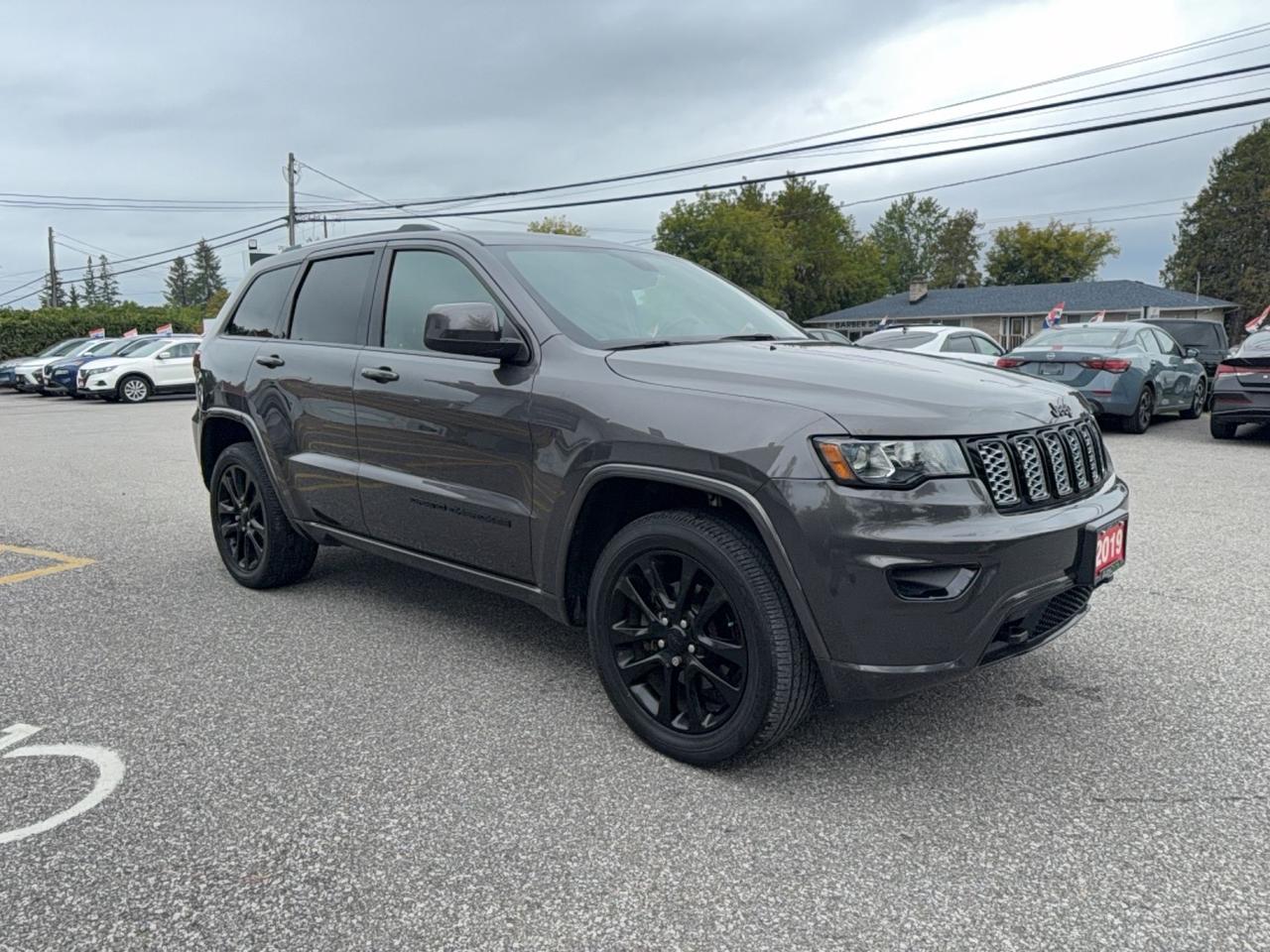 2019 Jeep Grand Cherokee ALTITUDE-4X4-SUNROOF-LEATHER-LOADED BEAUTY! Photo