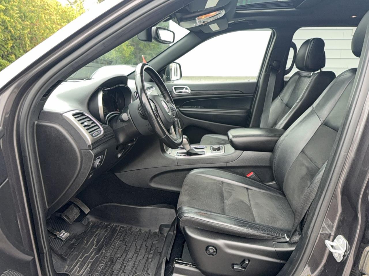 2019 Jeep Grand Cherokee ALTITUDE-4X4-SUNROOF-LEATHER-LOADED BEAUTY! Photo