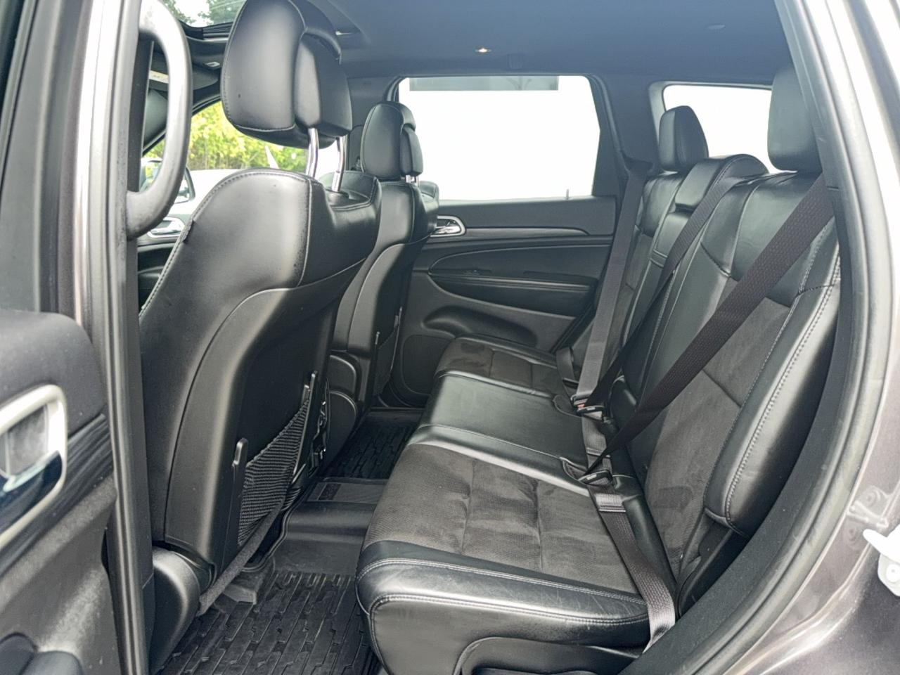 2019 Jeep Grand Cherokee ALTITUDE-4X4-SUNROOF-LEATHER-LOADED BEAUTY! Photo
