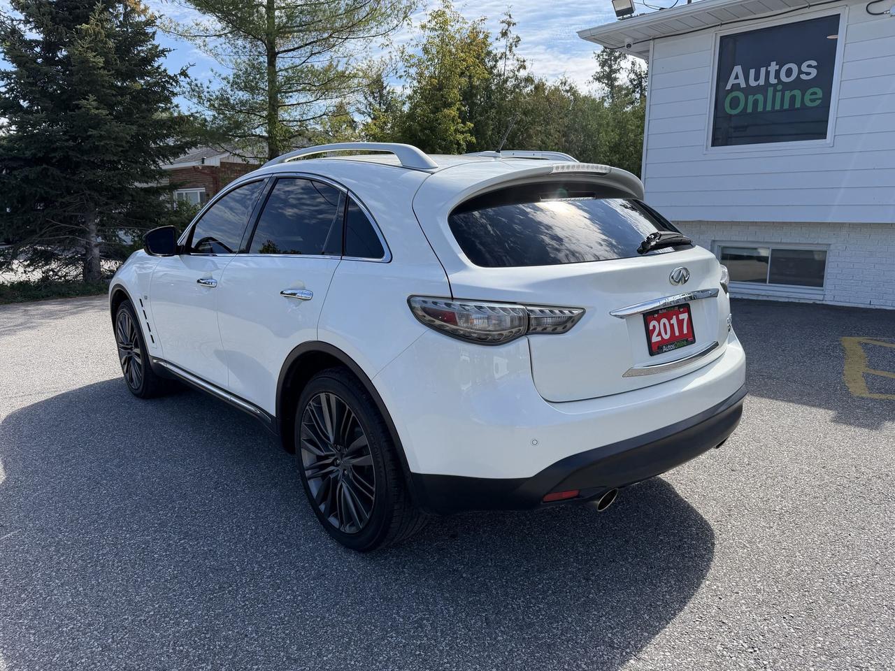 2017 Infiniti QX70 LIMITED-NAV-SUNROOF-DRIVE ASSIST-HEATED AC LEATHER SEATS Photo2