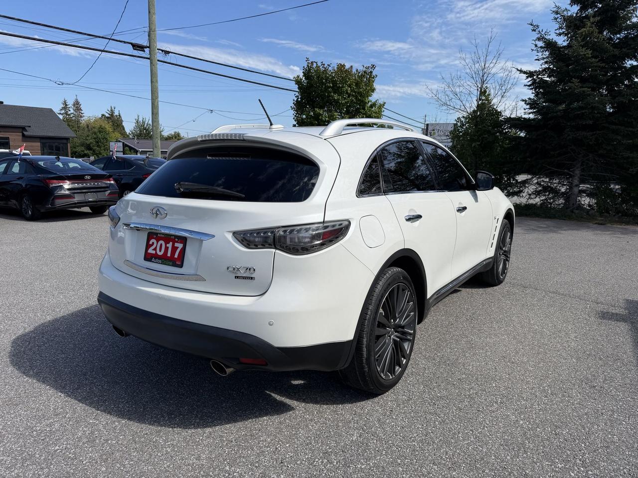 2017 Infiniti QX70 LIMITED-NAV-SUNROOF-DRIVE ASSIST-HEATED AC LEATHER SEATS Photo4