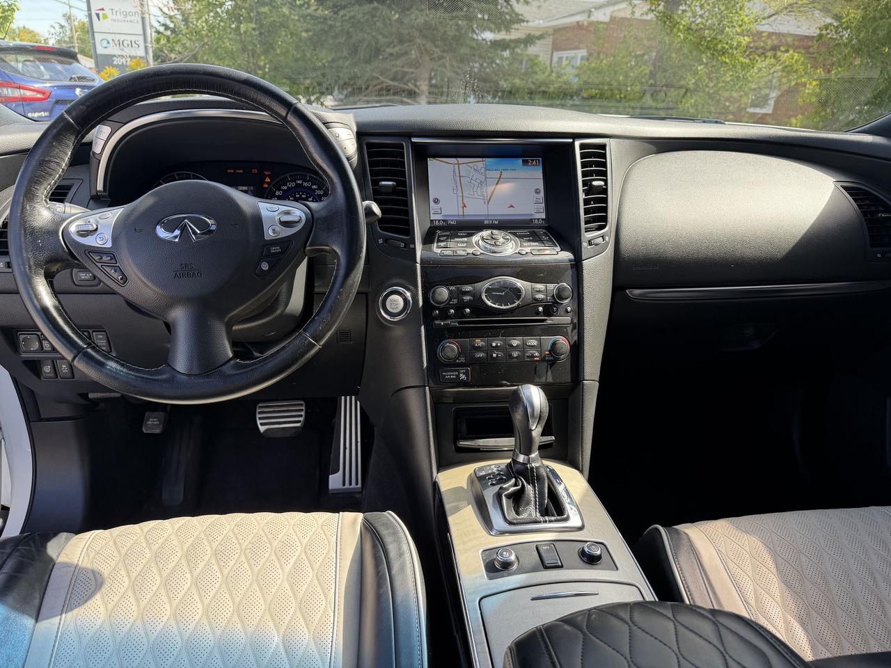 2017 Infiniti QX70 LIMITED-NAV-SUNROOF-DRIVE ASSIST-HEATED AC LEATHER SEATS Photo