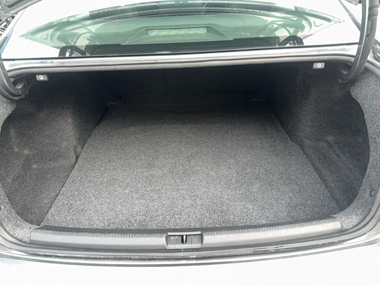 2022 Volkswagen Passat 2.0T Limited Edition
