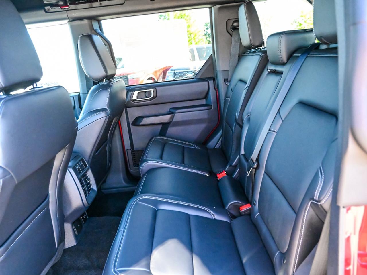 2026 Ford Bronco Outer Banks Photo