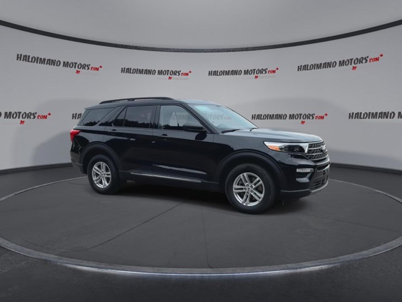 2022 Ford Explorer XLT 4WD | One Owner | No Accidents | Leather Seats Photo1