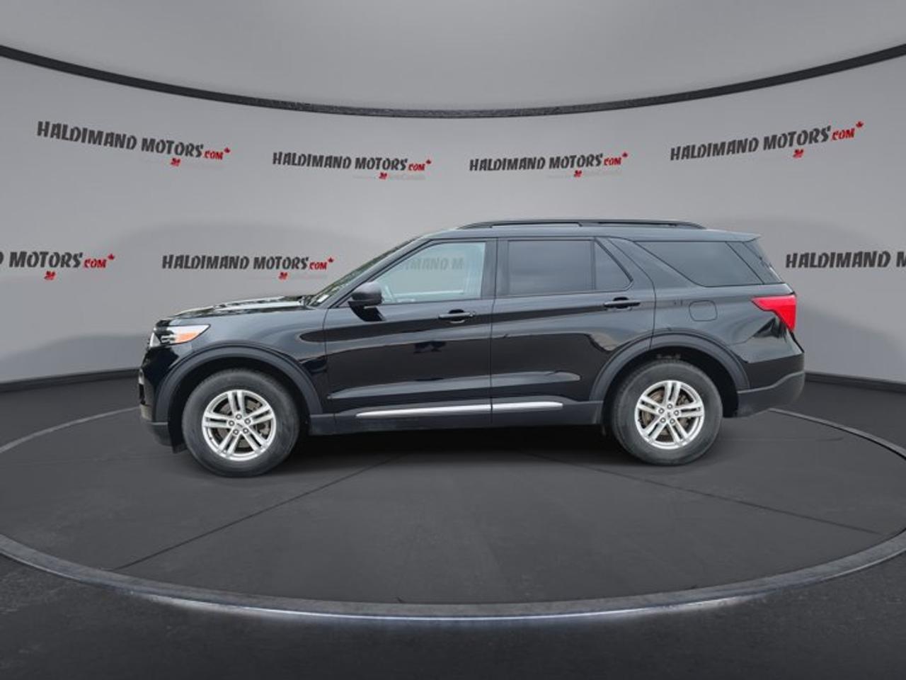 2022 Ford Explorer XLT 4WD | One Owner | No Accidents | Leather Seats Photo