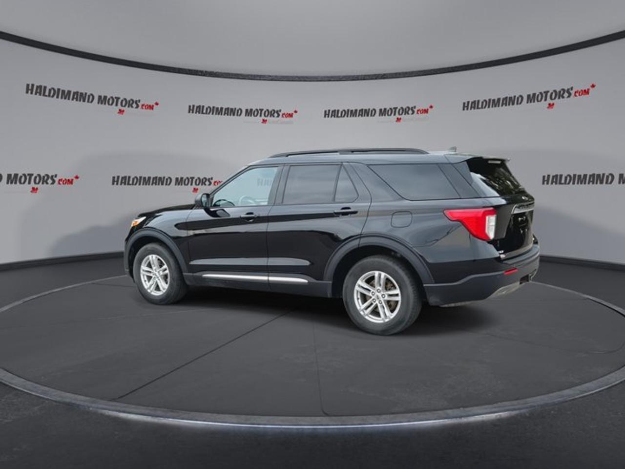 2022 Ford Explorer XLT 4WD | One Owner | No Accidents | Leather Seats Photo