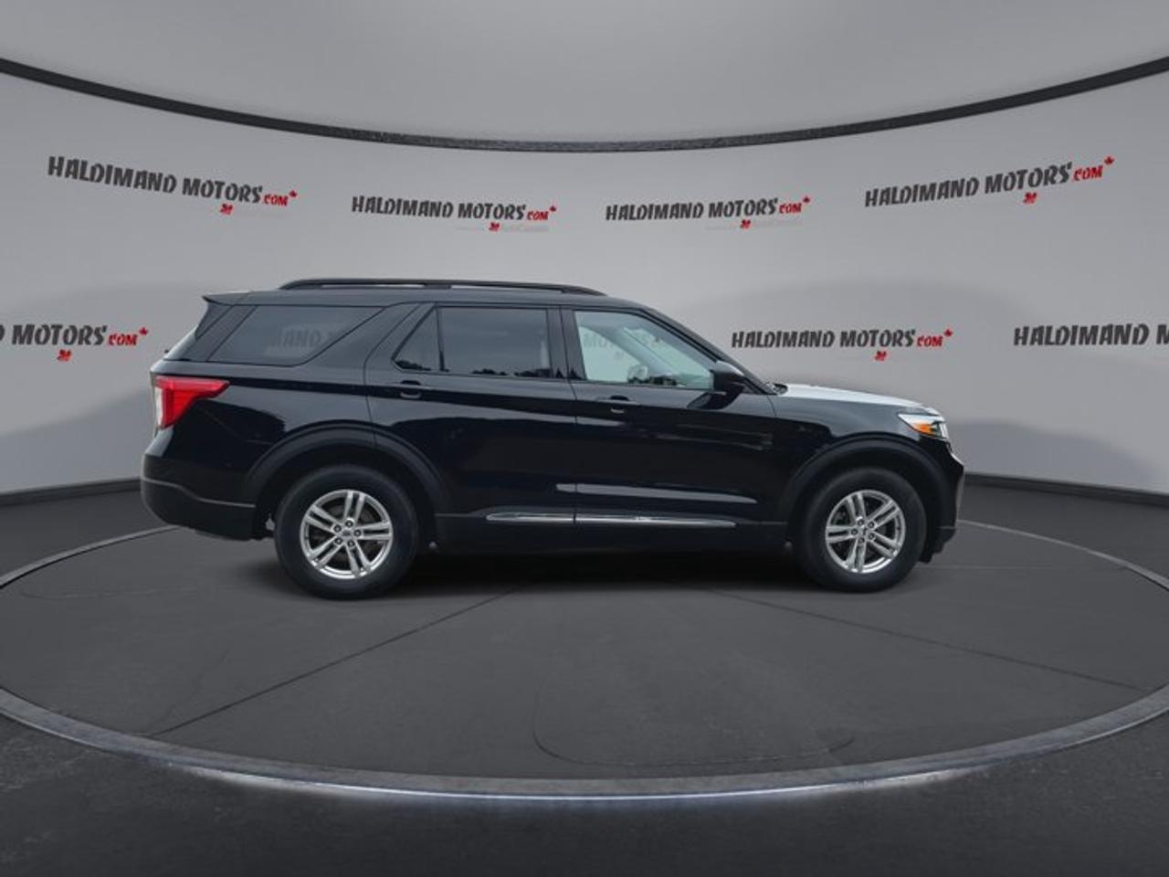 2022 Ford Explorer XLT 4WD | One Owner | No Accidents | Leather Seats Photo