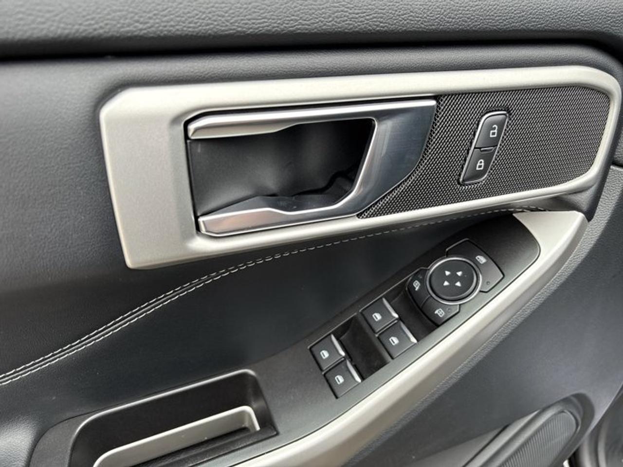 2022 Ford Explorer XLT 4WD | One Owner | No Accidents | Leather Seats Photo