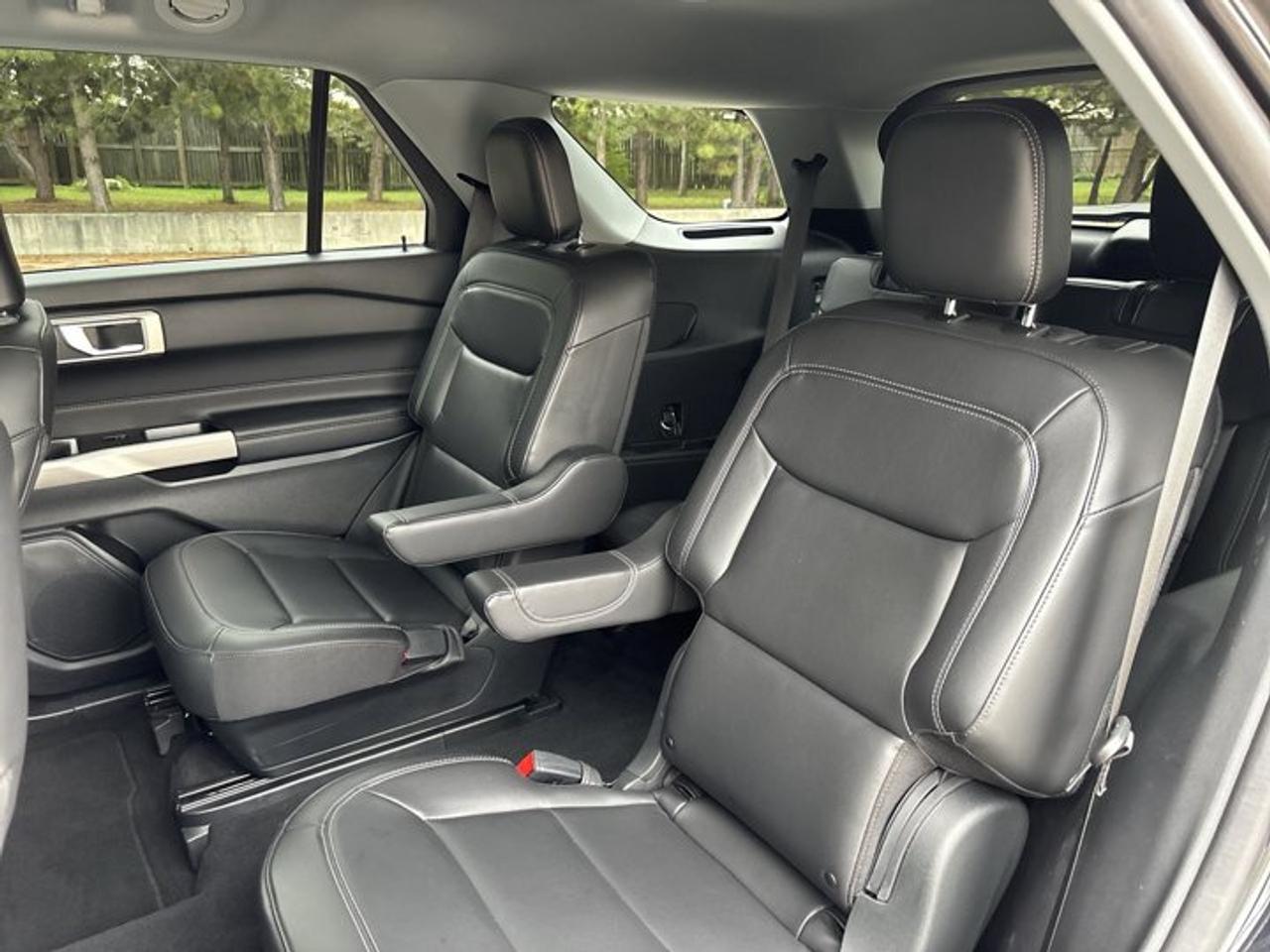 2022 Ford Explorer XLT 4WD | One Owner | No Accidents | Leather Seats Photo