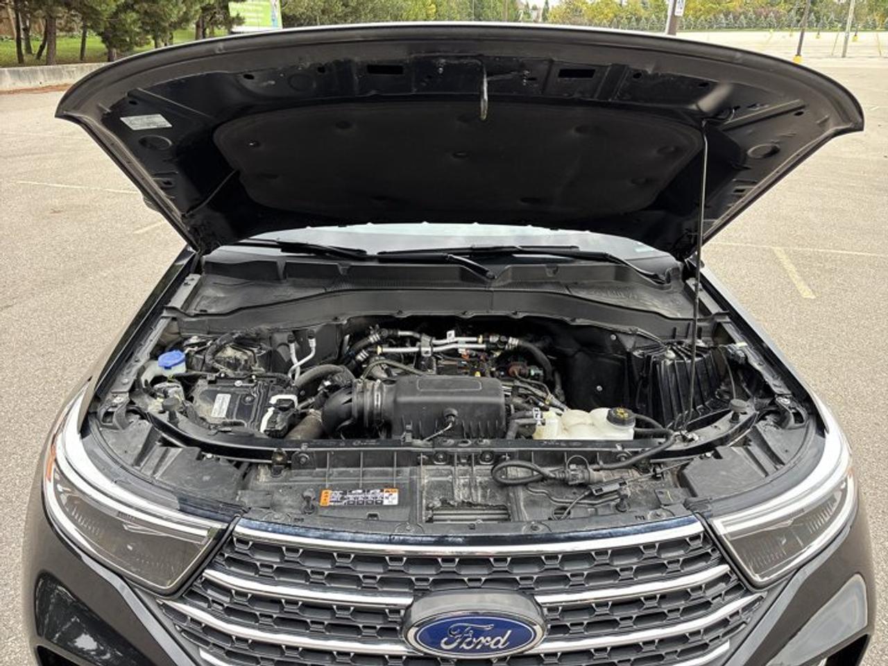 2022 Ford Explorer XLT 4WD | One Owner | No Accidents | Leather Seats Photo