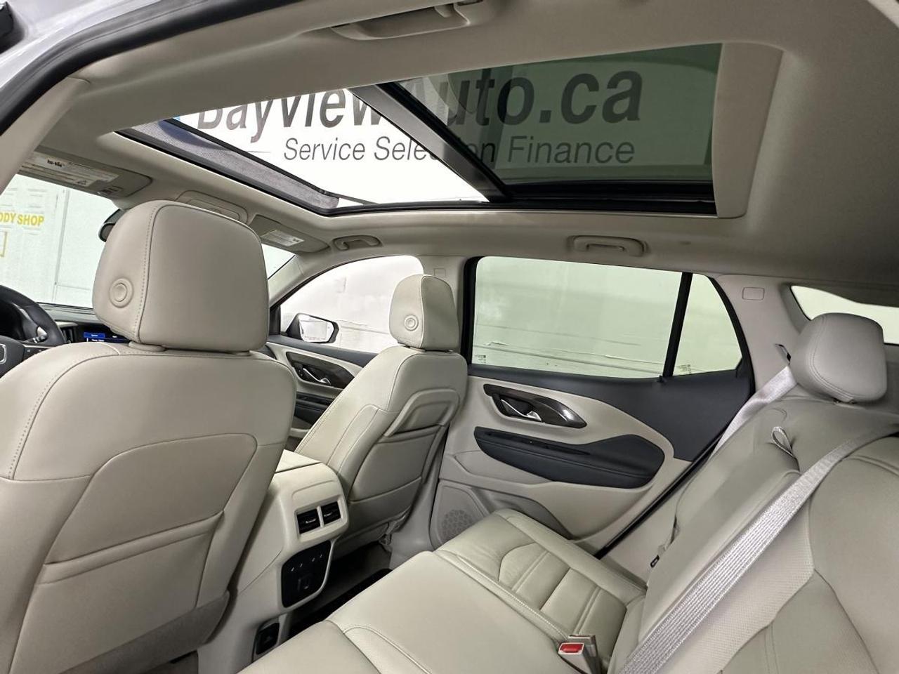 2024 GMC Terrain Denali DENALI/AWD/13000KM/PANOROOF/NAV/LEATHER/1 OWNER! Photo