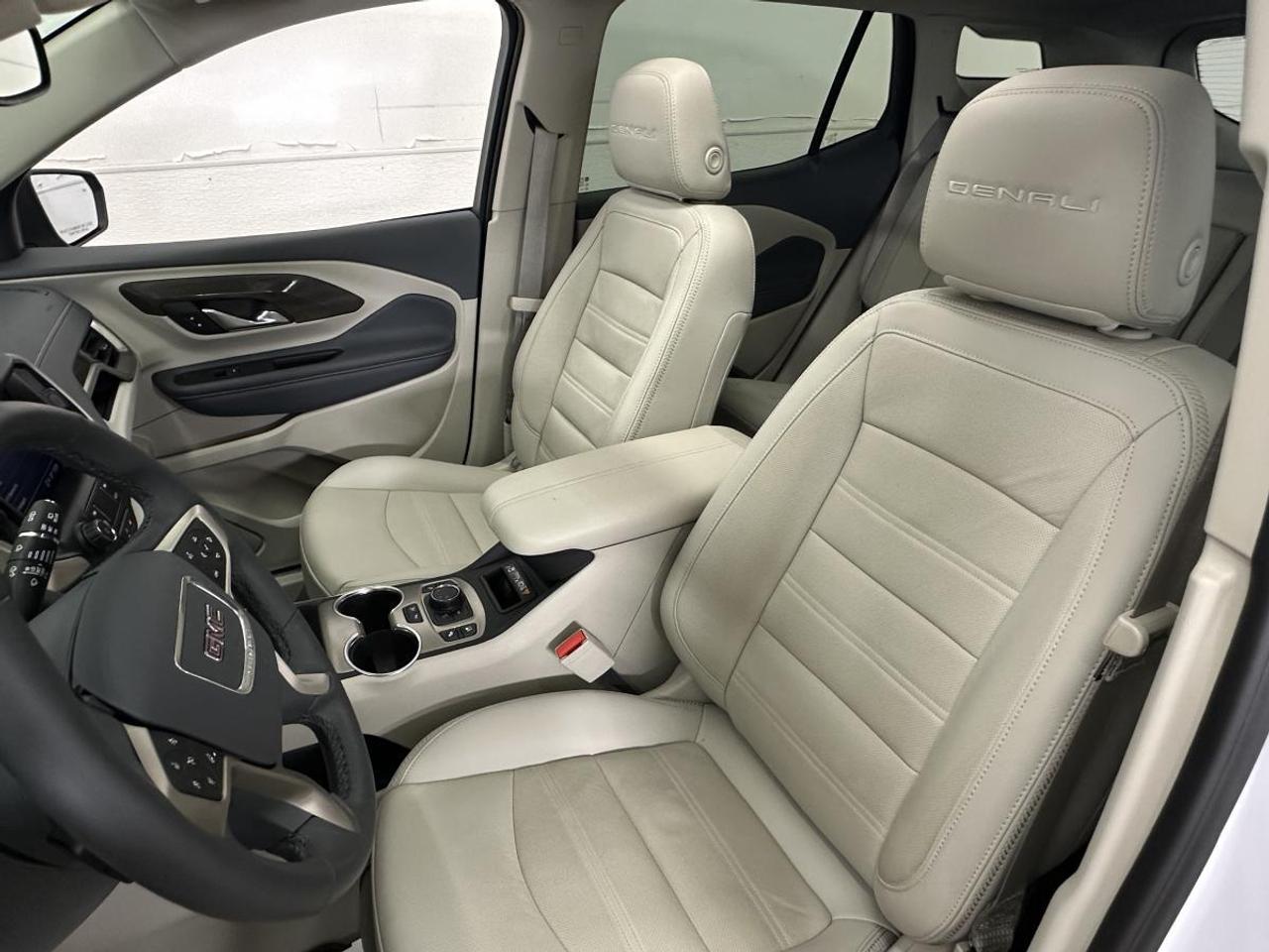 2024 GMC Terrain Denali DENALI/AWD/13000KM/PANOROOF/NAV/LEATHER/1 OWNER! Photo