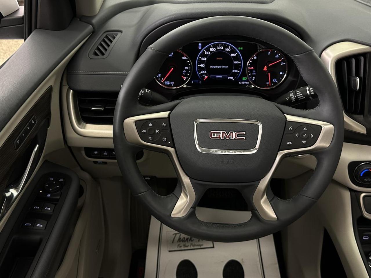 2024 GMC Terrain Denali DENALI/AWD/13000KM/PANOROOF/NAV/LEATHER/1 OWNER! Photo