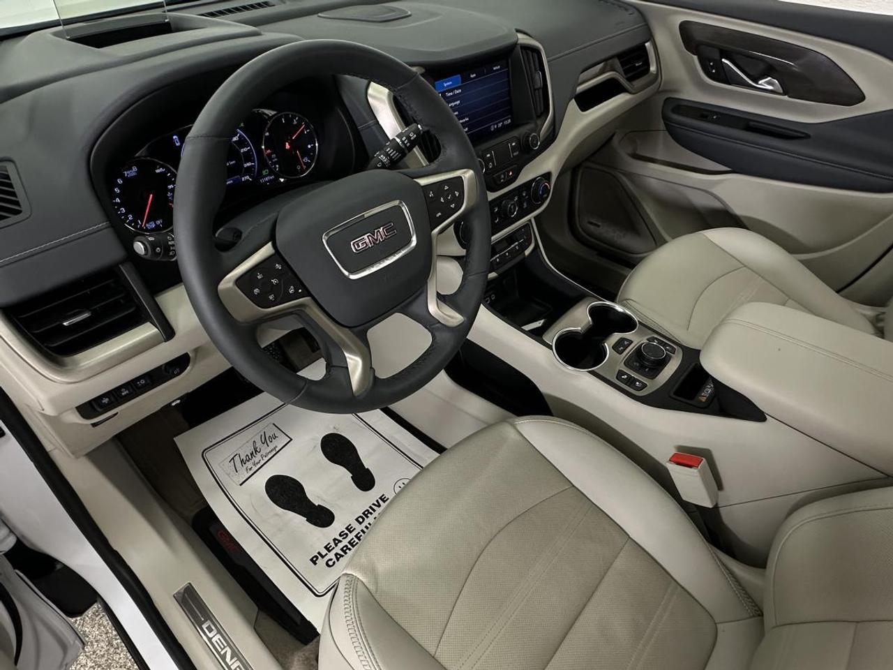 2024 GMC Terrain Denali DENALI/AWD/13000KM/PANOROOF/NAV/LEATHER/1 OWNER! Photo