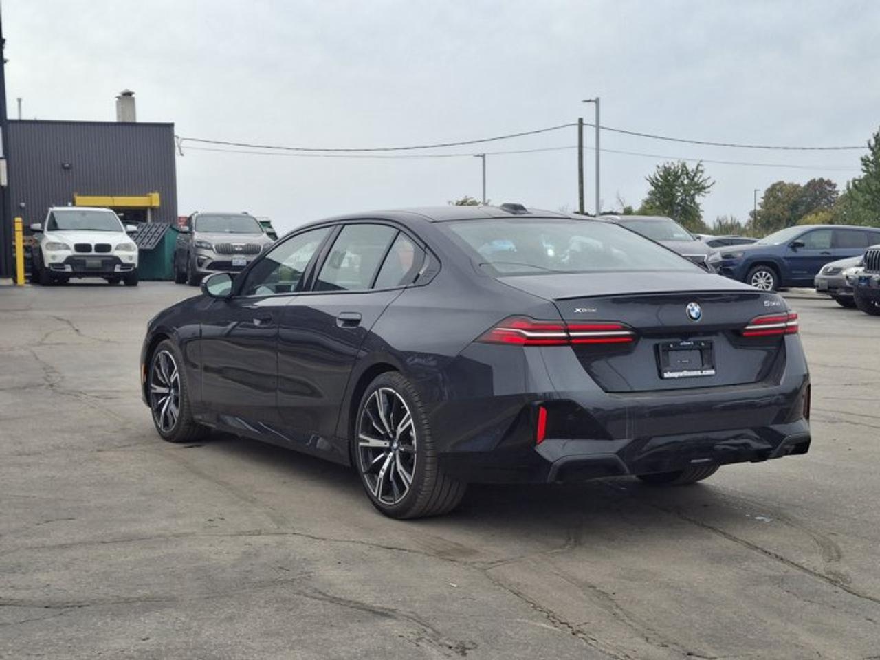 2024 BMW 5 Series 530i xDrive | Premium Pkg | HUD | Leather | Sunroof | Nav | Aerial View Display System | Photo