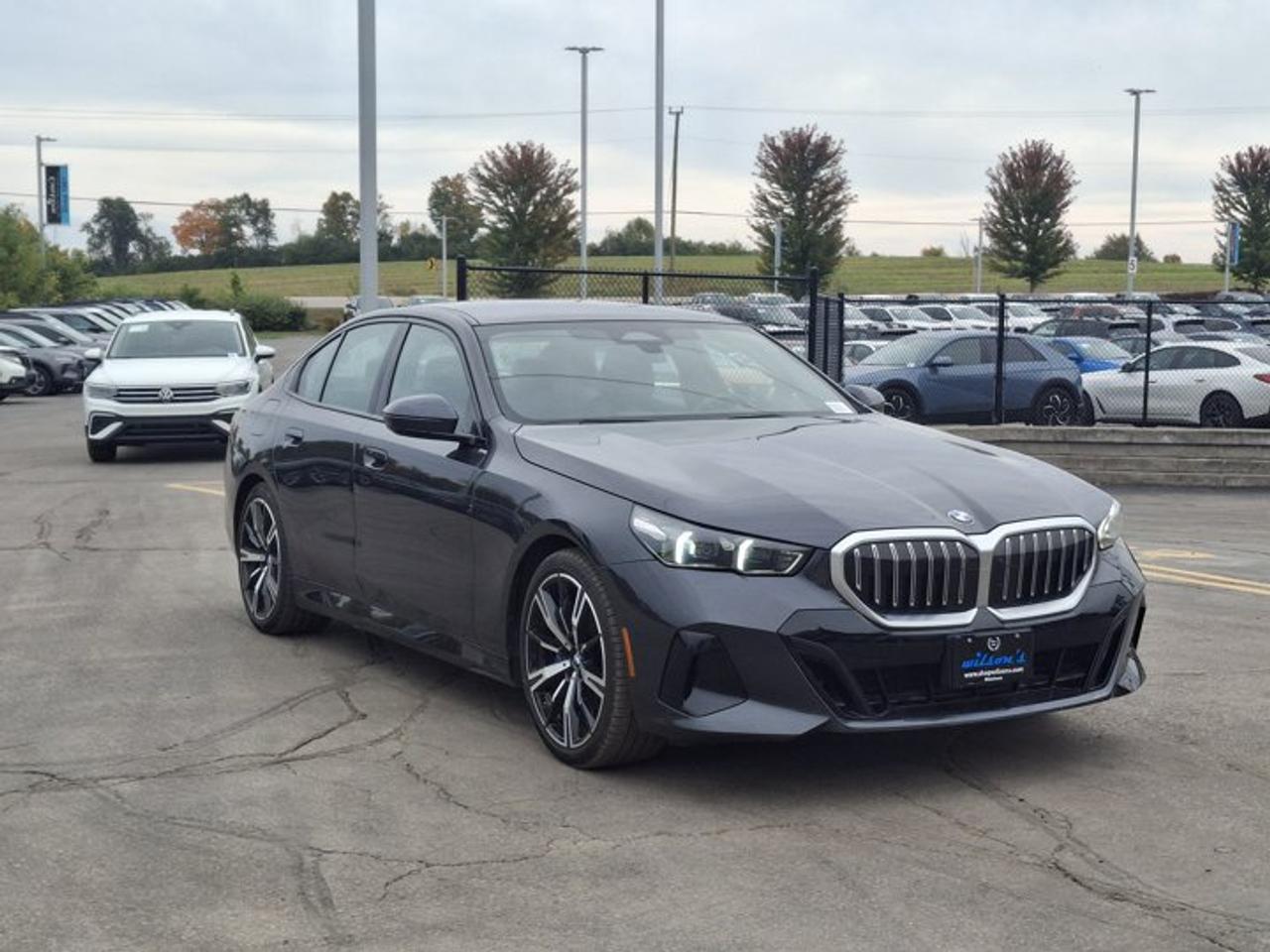 2024 BMW 5 Series 530i xDrive | Premium Pkg | HUD | Leather | Sunroof | Nav | Aerial View Display System | Photo