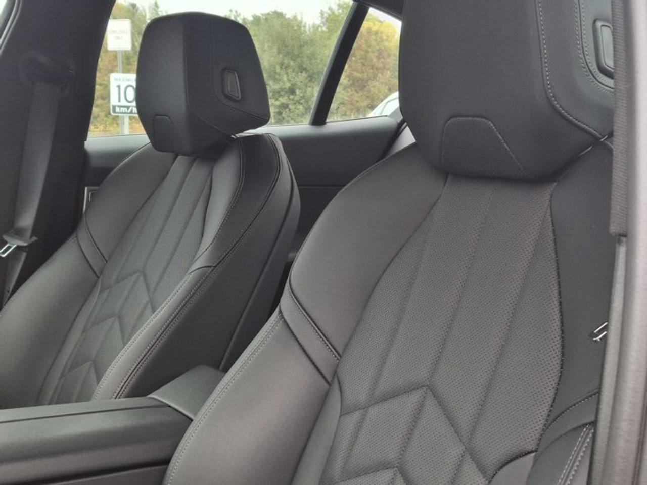 2024 BMW 5 Series 530i xDrive | Premium Pkg | HUD | Leather | Sunroof | Nav | Aerial View Display System | Photo