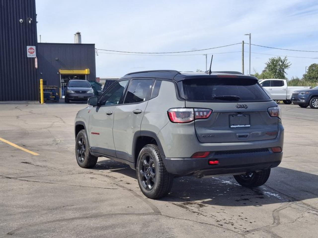 2023 Jeep Compass Trailhawk 4X4 | Leather/Cloth Split | Htd Wheel + Seats | Power Liftgate | Carplay + Android & More! Photo2