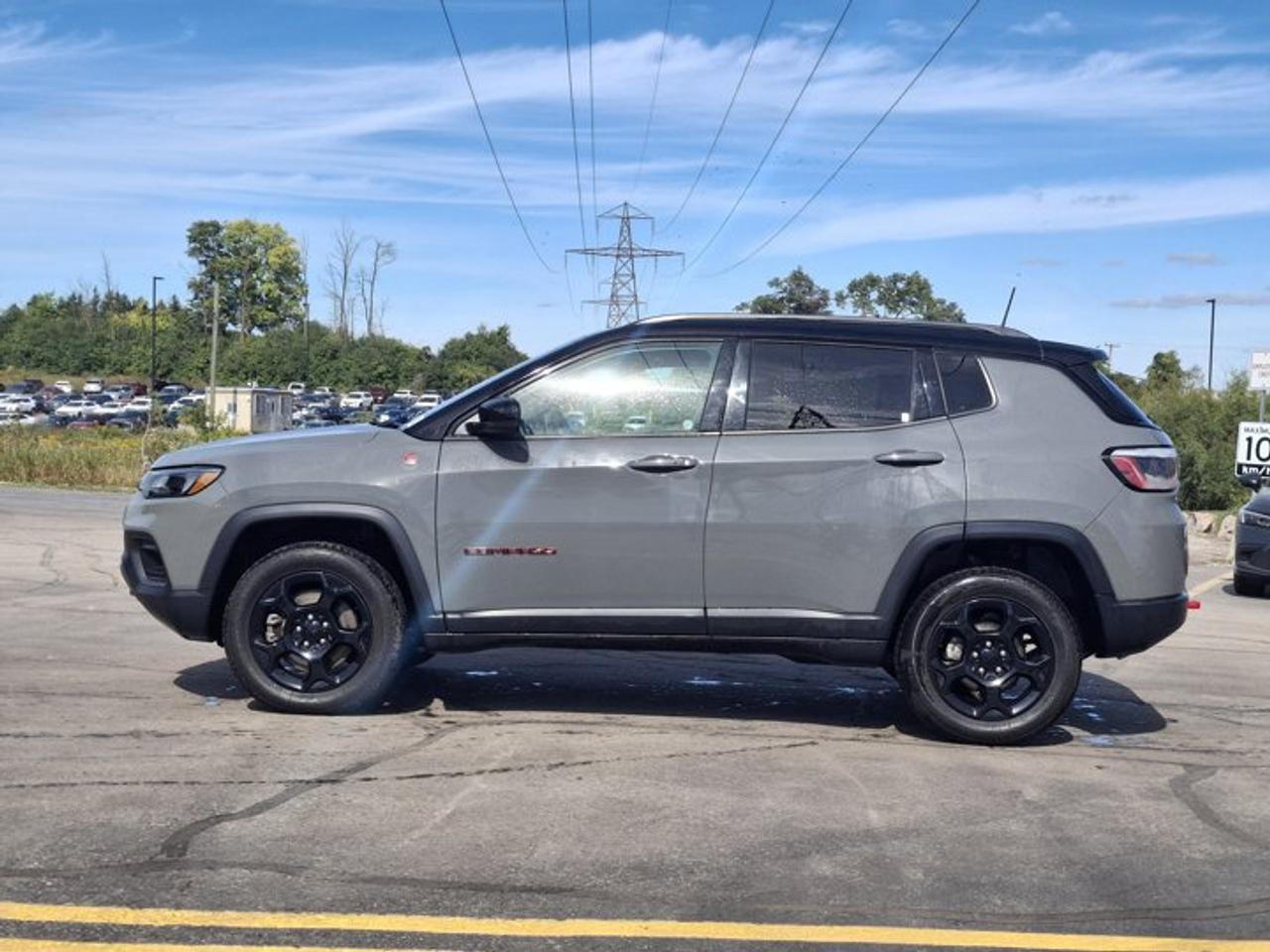 2023 Jeep Compass Trailhawk 4X4 | Leather/Cloth Split | Htd Wheel + Seats | Power Liftgate | Carplay + Android & More! Photo