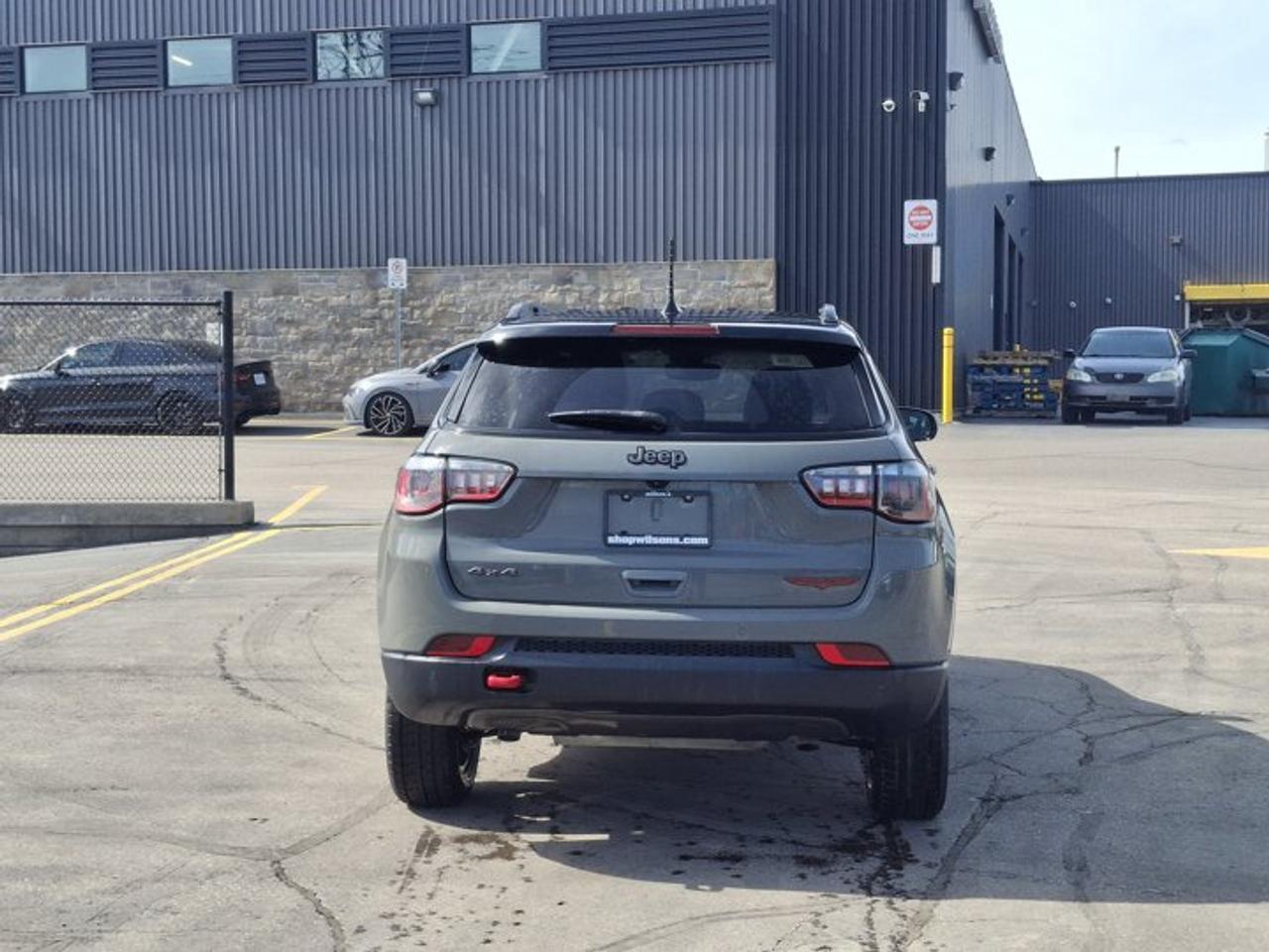 2023 Jeep Compass Trailhawk 4X4 | Leather/Cloth Split | Htd Wheel + Seats | Power Liftgate | Carplay + Android & More! Photo