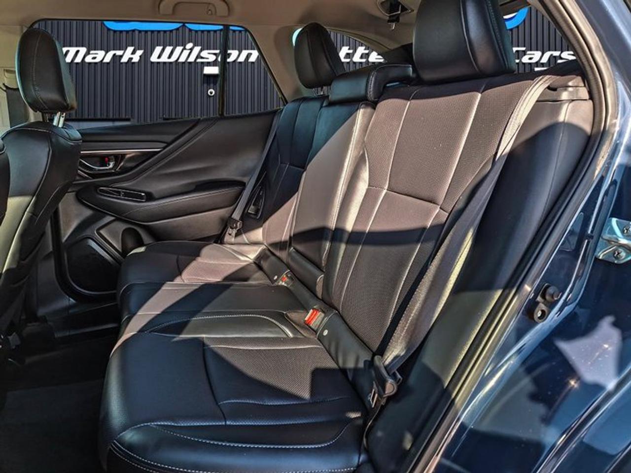 2025 Subaru Outback Limited AWD | Leather | Sunroof | Nav | Harman Kardon Audio | Heated Wheel + Seats | and More ! Photo