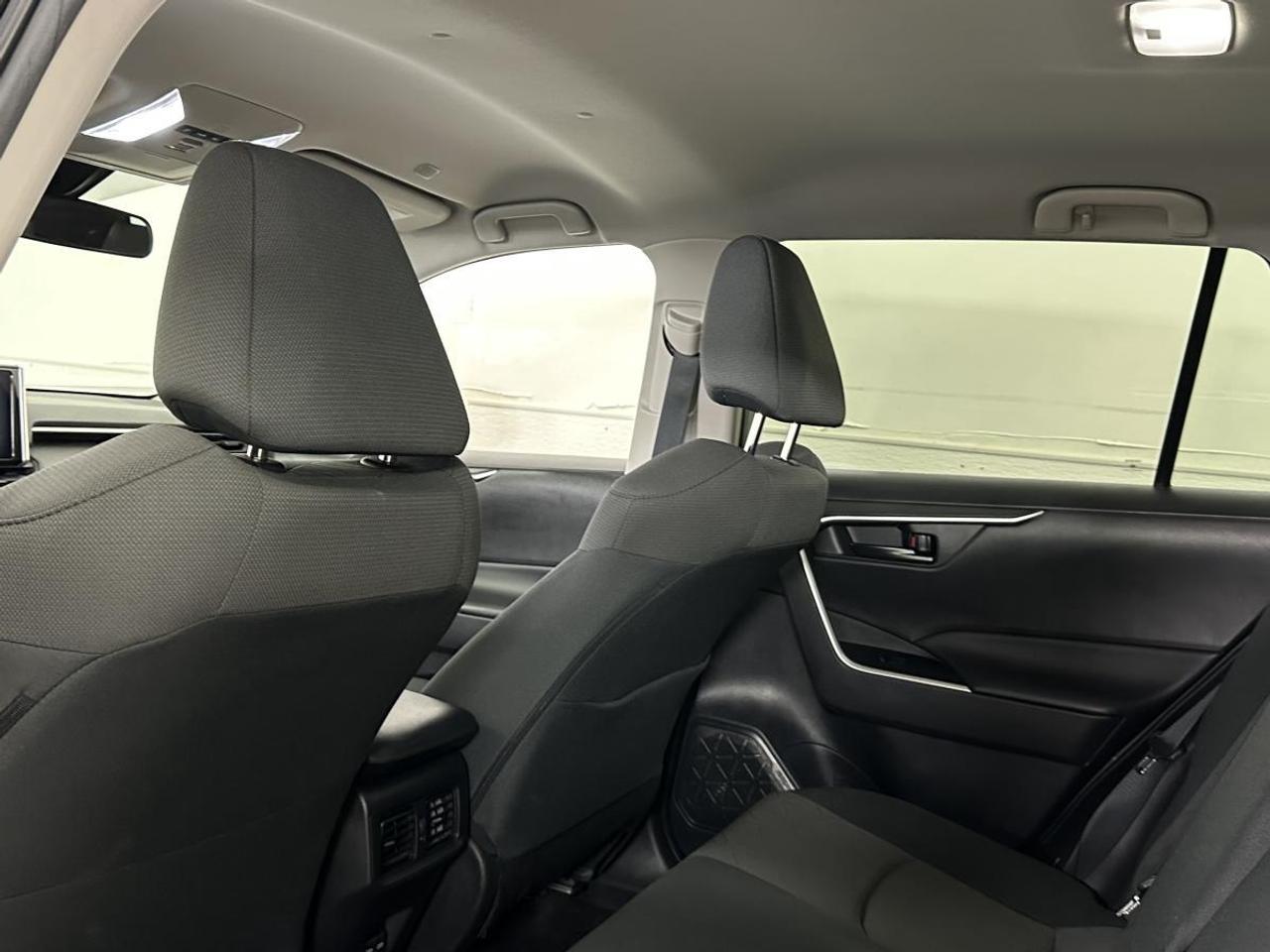 2023 Toyota RAV4 Hybrid HYBRID/LE/AWD/OFF 1 OWNER LEASE! Photo