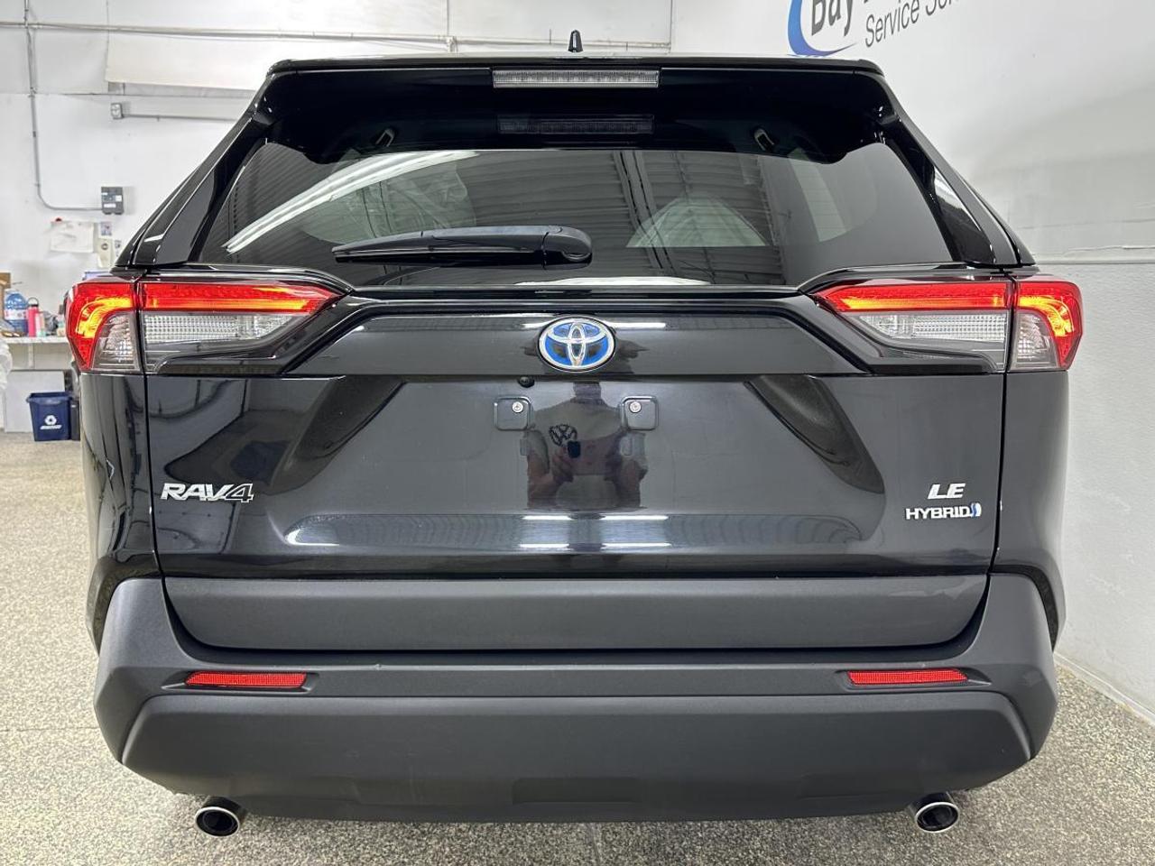 2023 Toyota RAV4 Hybrid HYBRID/LE/AWD/OFF 1 OWNER LEASE! Photo