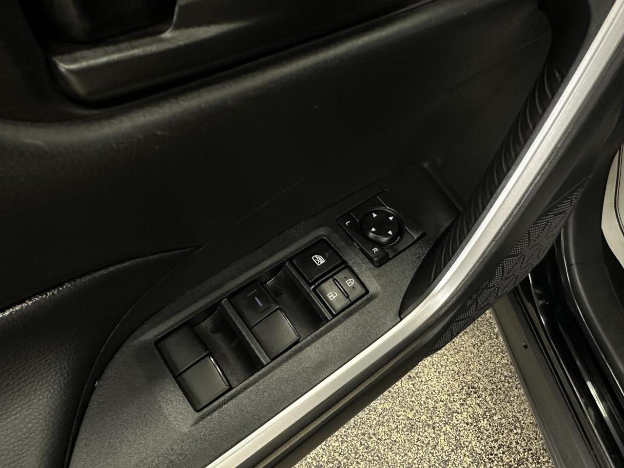2023 Toyota RAV4 Hybrid HYBRID/LE/AWD/OFF 1 OWNER LEASE! Photo