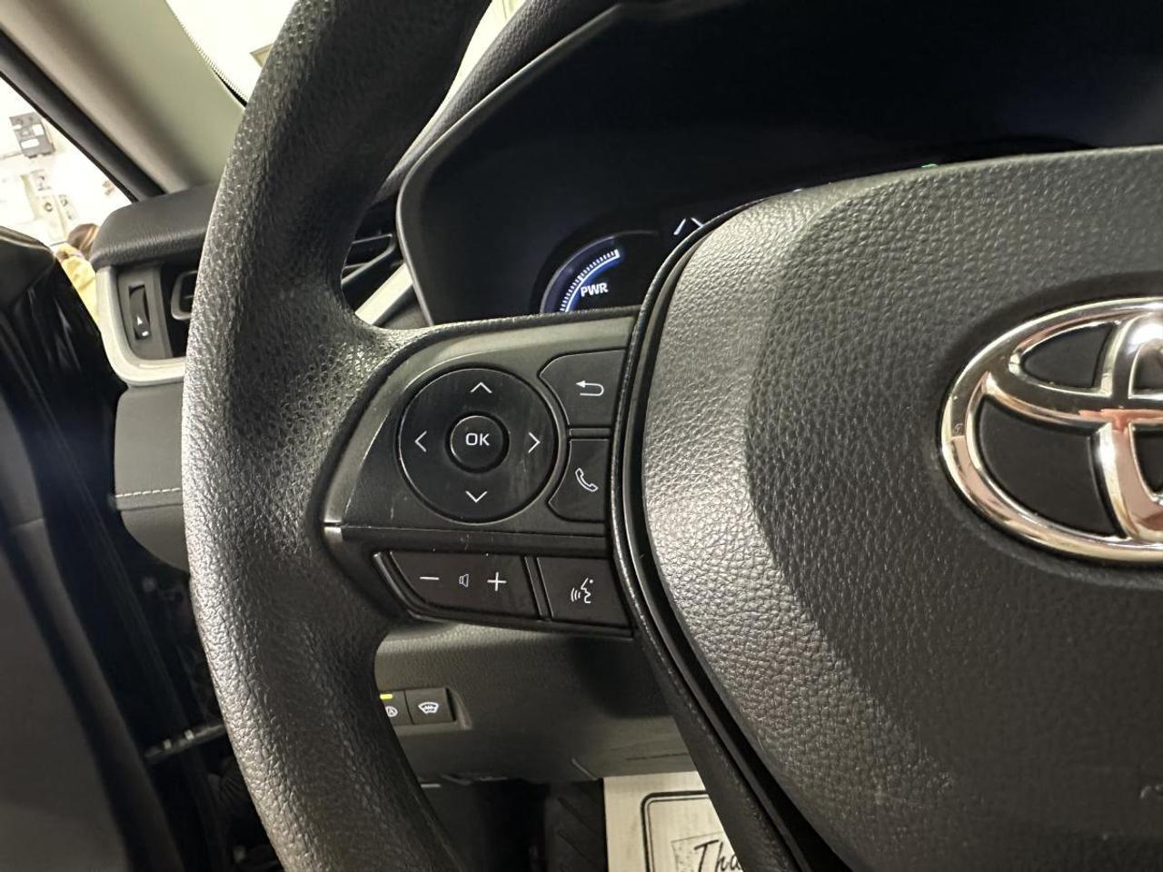 2023 Toyota RAV4 Hybrid HYBRID/LE/AWD/OFF 1 OWNER LEASE! Photo