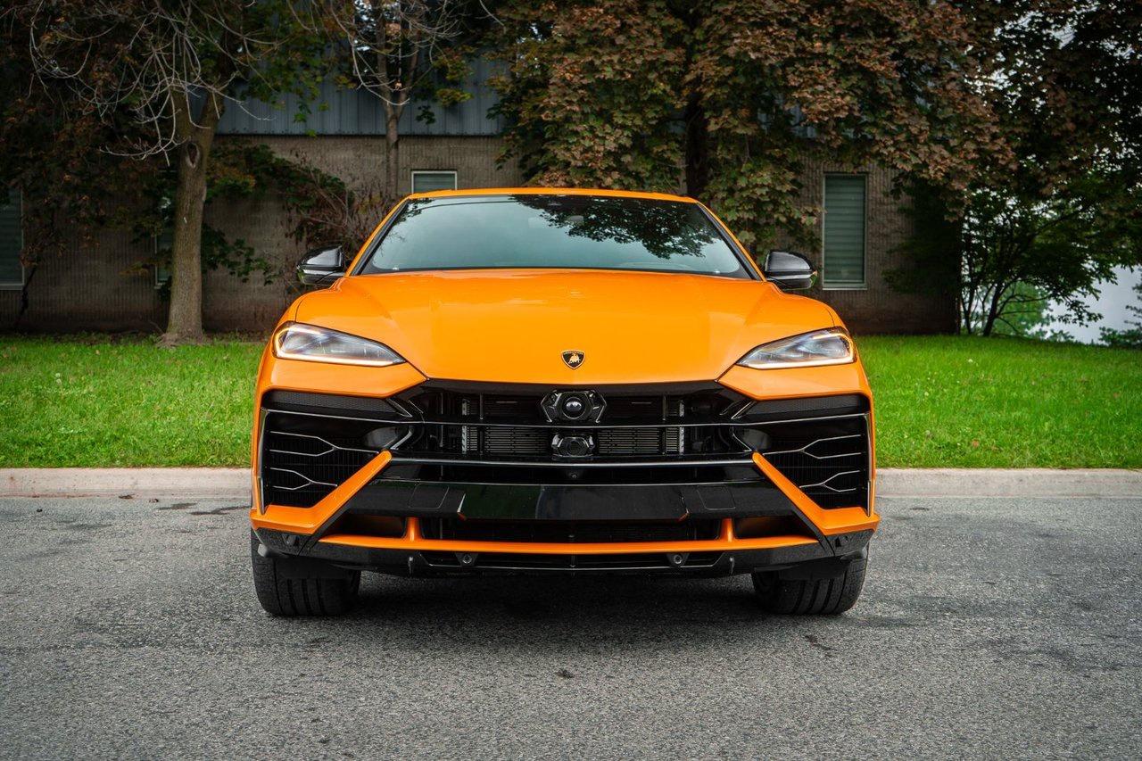 2025 Lamborghini Urus SE Photo5