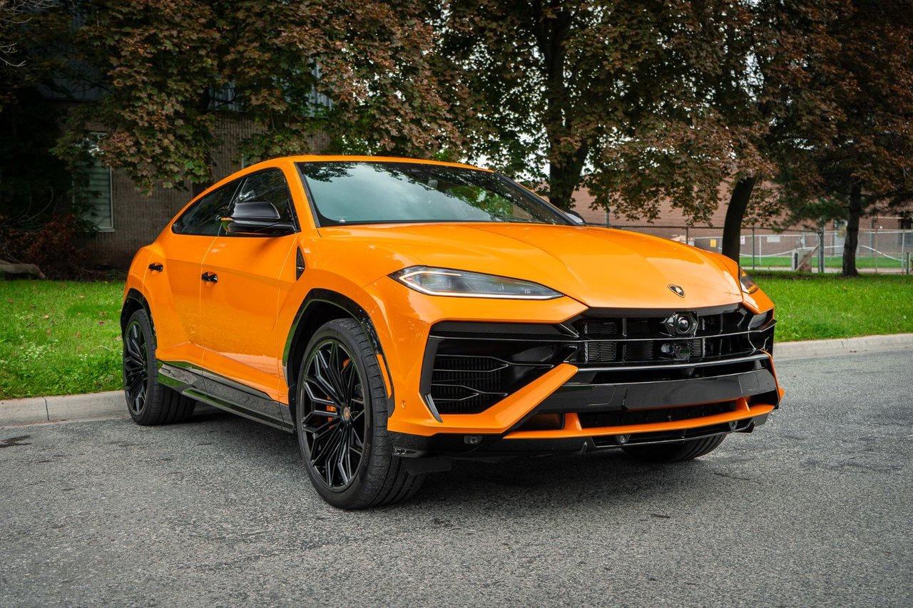 2025 Lamborghini Urus SE Photo2