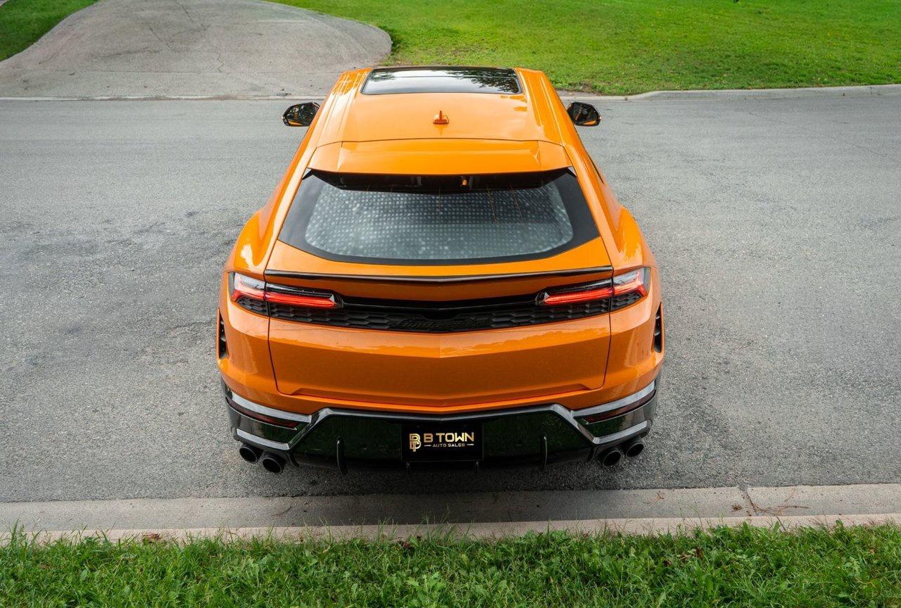 2025 Lamborghini Urus SE Photo