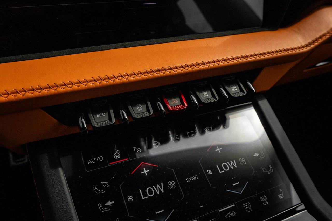 2025 Lamborghini Urus SE Photo