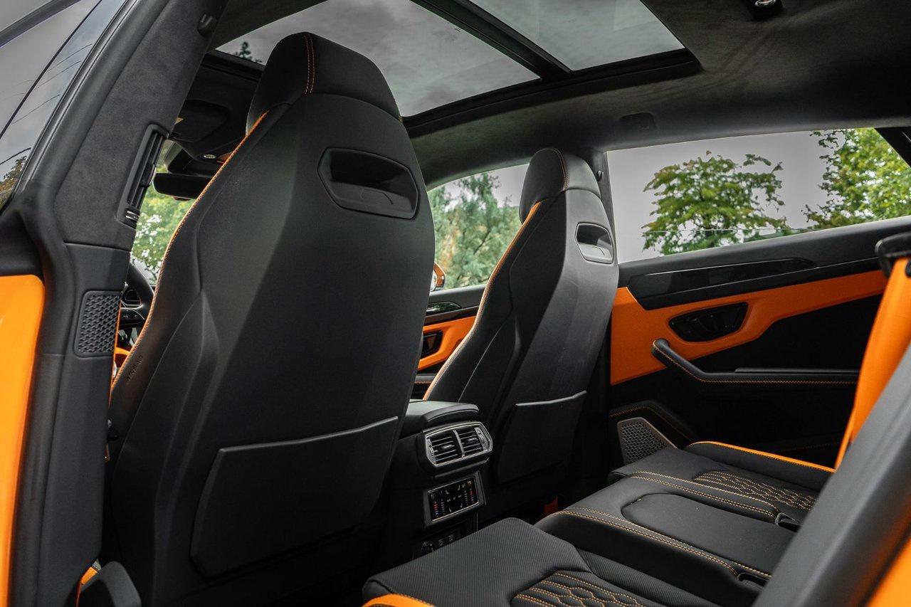 2025 Lamborghini Urus SE Photo