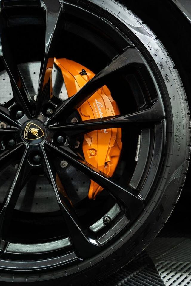 2019 Lamborghini Urus  Photo