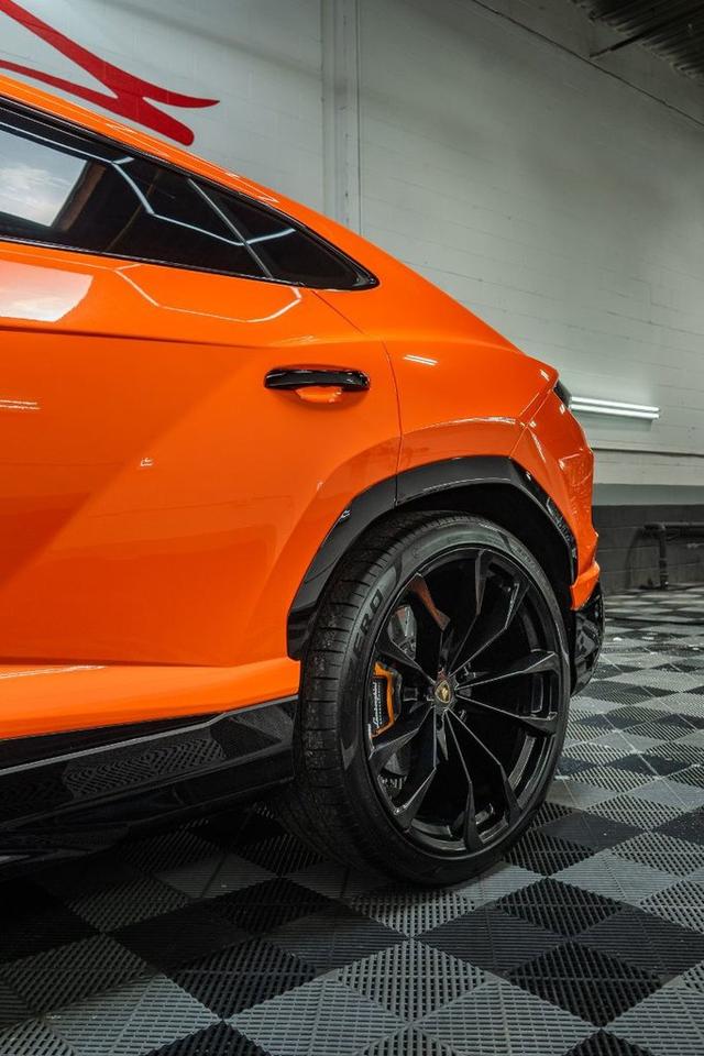 2019 Lamborghini Urus  Photo