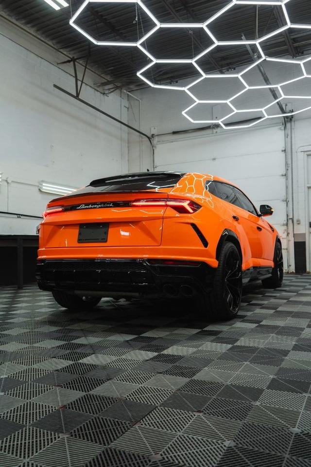 2019 Lamborghini Urus  Photo