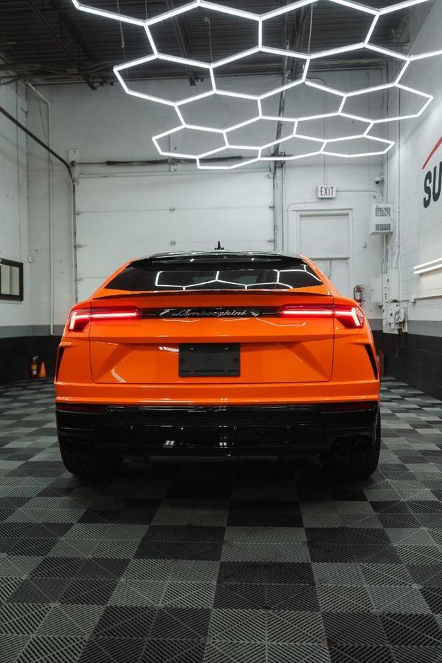 2019 Lamborghini Urus  Photo